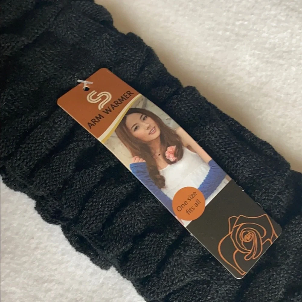 SALE 2/$27 3/$37 4/$45 Black Stretchy Comfy Arm Warmers
